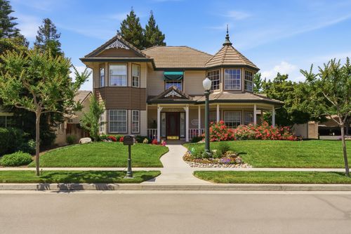 2320 Sw Cottonwood Cir, Visalia, CA, 93277-8646 | Card Image