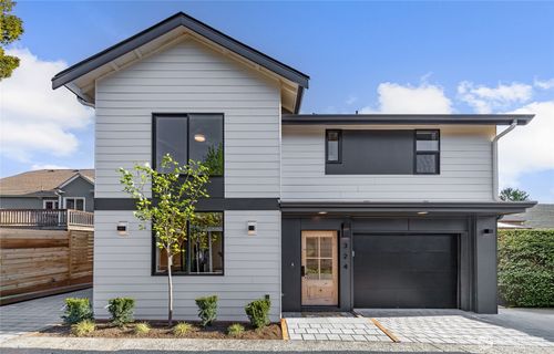 324 Nw 80th St, Seattle, WA, 98117-4028 | Card Image