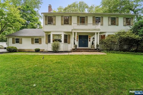 105 Deerhorn Ct, Upper Saddle River, NJ, 07458-1104 | Card Image