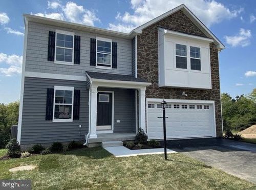 284 Wigeon Ct, BUNKER HILL, WV, 25413-1417 | Card Image