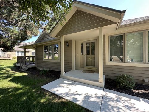 2402337 Range Line Ct, Pewaukee, WI, 53072-6425 | Card Image