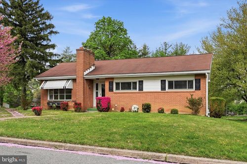 904 Crestview Ave, READING, PA, 19607-2308 | Card Image