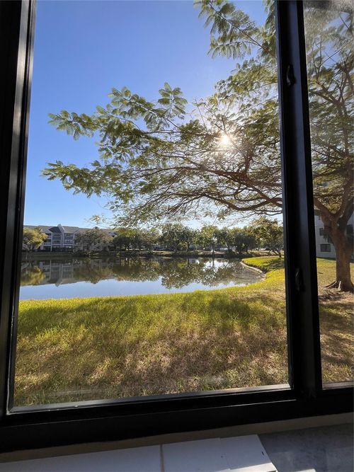 apt-102-8020 Hampton Blvd, North Lauderdale, FL, 33068-5633 | Card Image