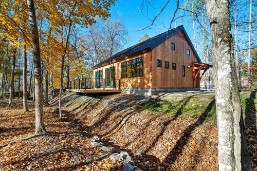 8 River Road, Detroit, ME, 04929 | Card Image