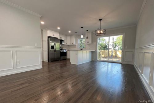 492 Blue Point Rd, Farmingville, NY, 11738-1818 | Card Image