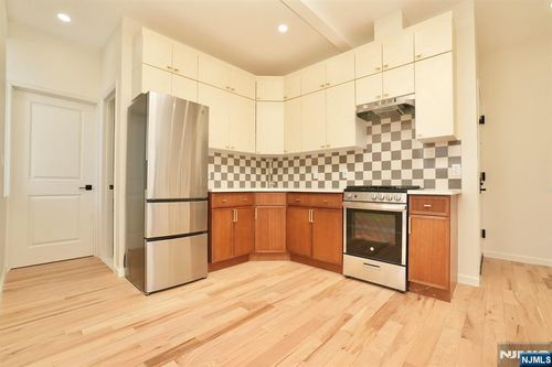 15 Palisade Ave, Bogota, NJ, 07603-1828 | Card Image