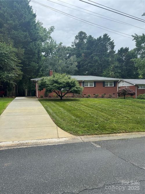 4920 Raymond Pl, Charlotte, NC, 28205-7332 | Card Image