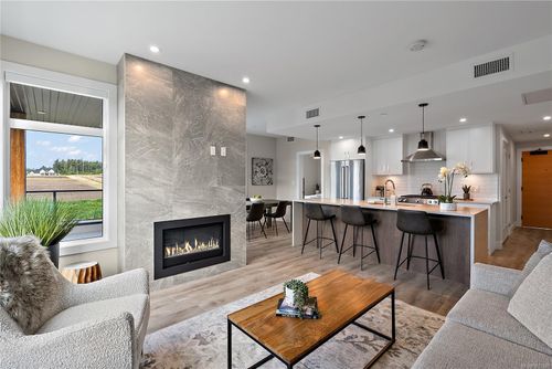 309-2520 Hackett Cres, Saanichton, BC, V8M0C5 | Card Image