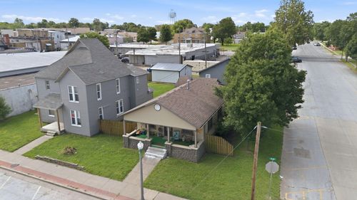 36 W Olive St, Aurora, MO, 65605-1431 | Card Image