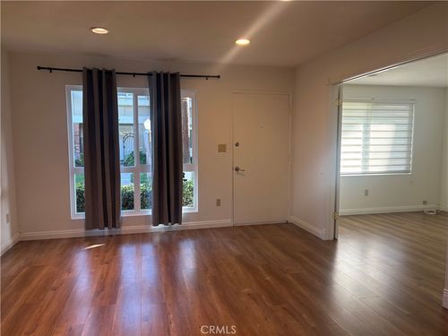 6802 Pritchard Way, Cypress, CA, 90630-5471 | Card Image