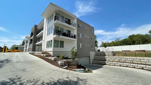 3965 S 300 E, Salt Lake City, UT, 84107-1601 | Card Image