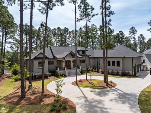 4 Weaver Ct, Southern Pines, NC, 28387-8305 | Card Image