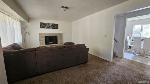 4201 Winona St, Flint, MI, 48504-2118 | Card Image