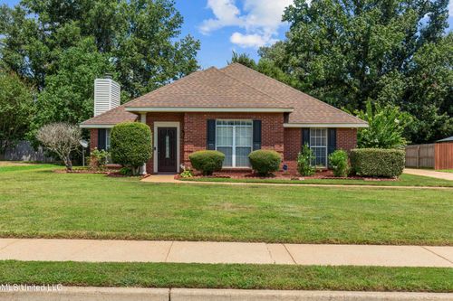 128 Hunters Row, Gluckstadt, MS, 39110-7016 | Card Image