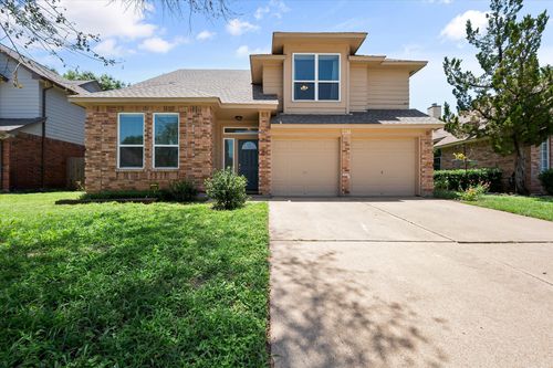 2216 Reverchon Dr, Arlington, TX, 76017-4568 | Card Image