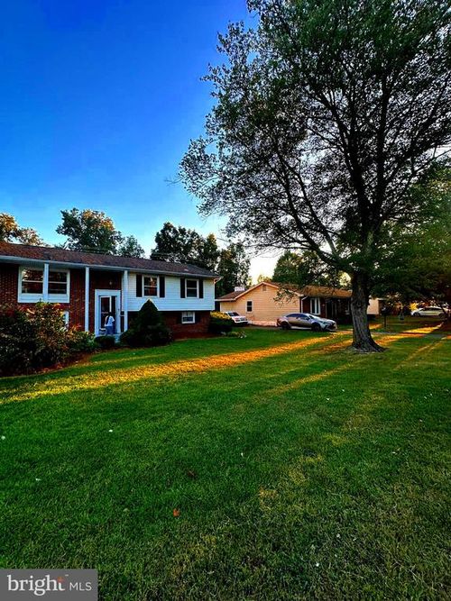 1106 E Maple Ave, STERLING, VA, 20164-2702 | Card Image