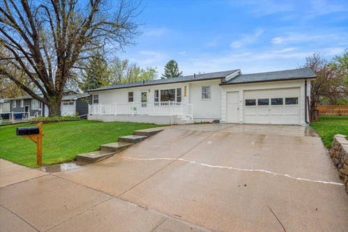 2042 12th Ave, Belle Fourche, SD, 57717-2210 | Card Image