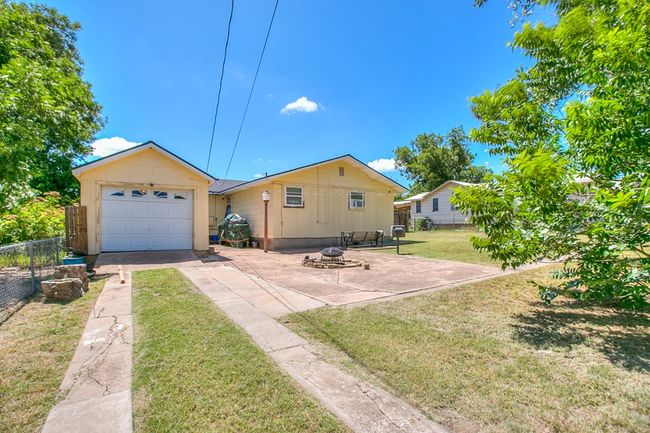 202 Sharp Ave, House other with 3 bedrooms, 2 bathrooms and 1 parking in Ballinger TX | Image 32