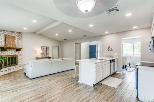 13603 Cobble Way Cir, San Antonio, TX, 78231-1806 | Card Image