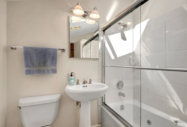 453 Edens Ln, House other with 4 bedrooms, 2 bathrooms and 2 parking in Northfield IL | Image 17