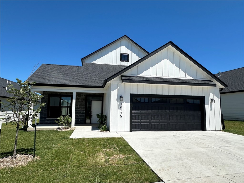 Iltis Ln, Clive, IA 50325