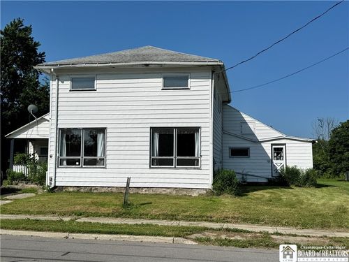 37 N State St, Ripley, NY, 14775-9762 | Card Image