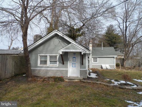 22 E Taylor Ave, Hamilton, NJ, 08610-3002 | Card Image