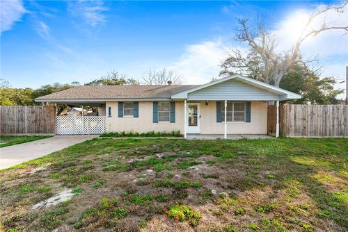 315 W Greenwood Ave, Aransas Pass, TX, 78336-2405 | Card Image