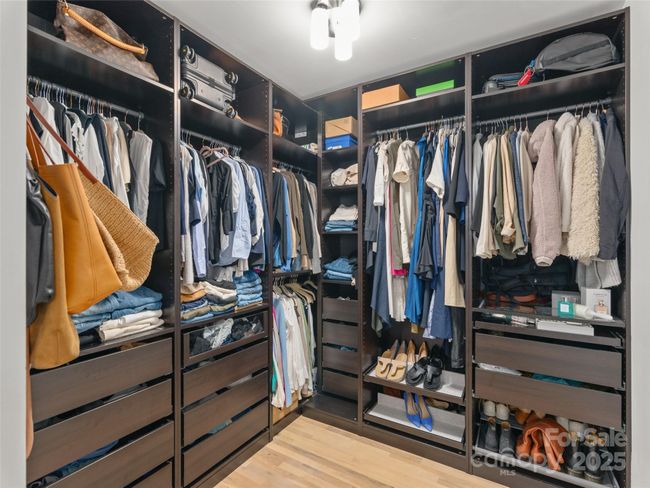 Primary Closet | Image 20