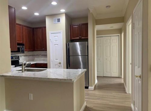 438-2400 Mccue Rd, Houston, TX, 77056-5124 | Card Image