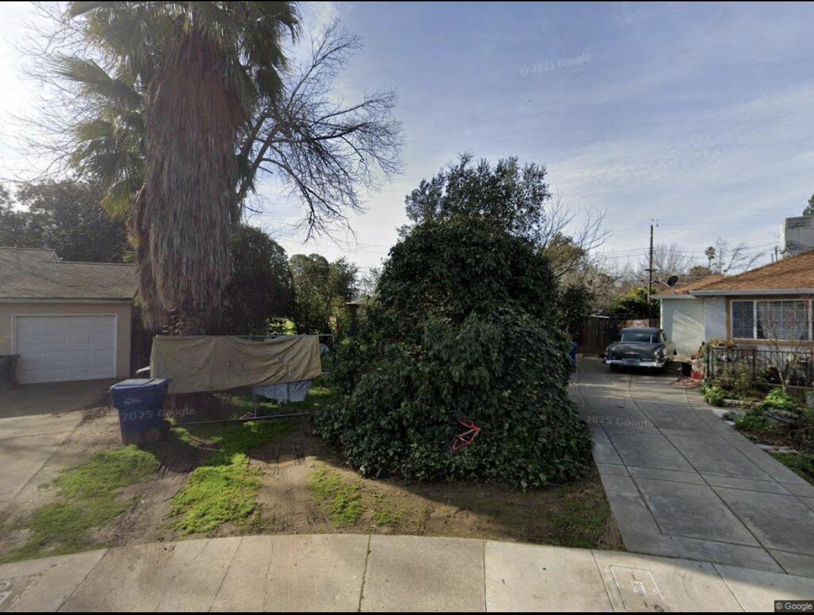 Land in Sacramento