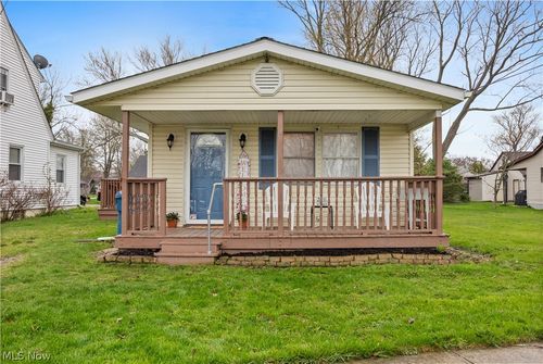 4556 Hawthorne Ave, Sheffield Lake, OH, 44054-1353 | Card Image