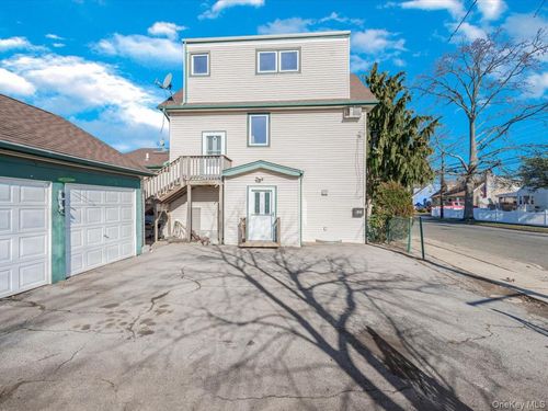 618 Jennings Ave, West Hempstead, NY, 11552-3708 | Card Image