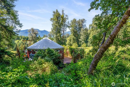 33114 Mount Tahoma Canyon Rd E, Ashford, WA, 98304-9500 | Card Image