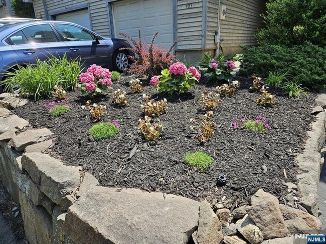 403 Heights Dr, Townhouse with 2 bedrooms, 3 bathrooms and null parking in Haledon NJ | Image 8