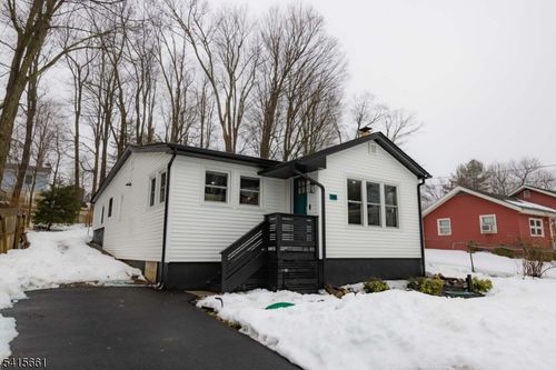 18 Lake St, HIGHLAND LAKES, NJ, 07422-1324 | Card Image