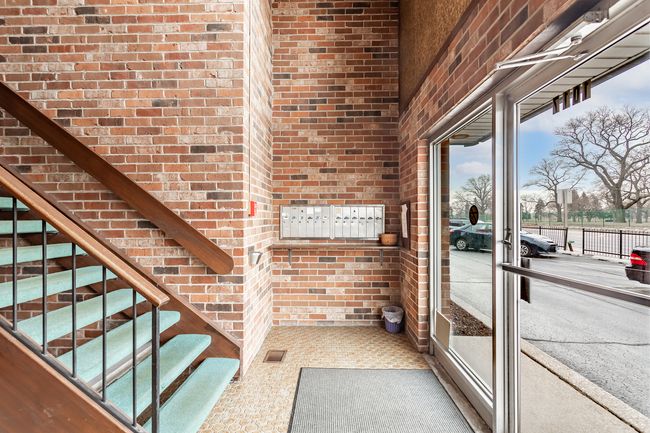 APT-203 - 1017 Burnham Ave, Home with 2 bedrooms, 1 bathrooms and 1 parking in Calumet City IL | Image 11