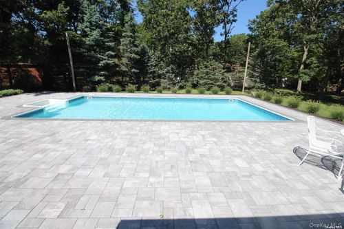 8 Wakeman Ct, Hampton Bays, NY, 11946-2816 | Card Image