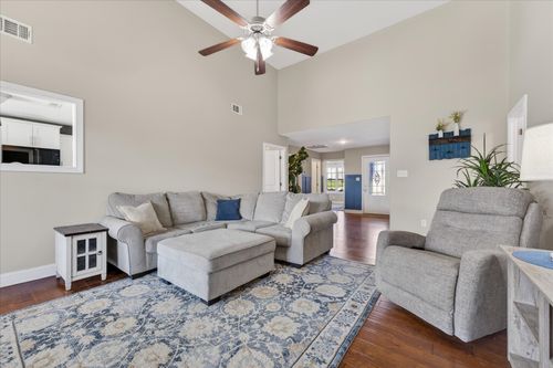 1044 Charles Thomas Dr, Clarksville, TN, 37042-2508 | Card Image