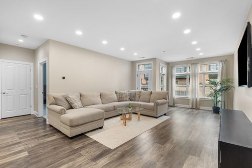 1905 N Water St, Milwaukee, WI, 53202-1585 | Card Image