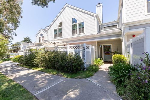 g-4515 Carpinteria Ave, Carpinteria, CA, 93013-1874 | Card Image