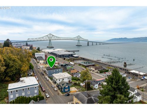 146 Bond St, Astoria, OR, 97103-4364 | Card Image