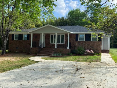 102 Mcdowell St, Great Falls, SC, 29055-1122 | Card Image
