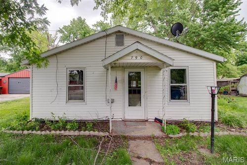 790 Olive St, White Hall, IL, 62092-1363 | Card Image