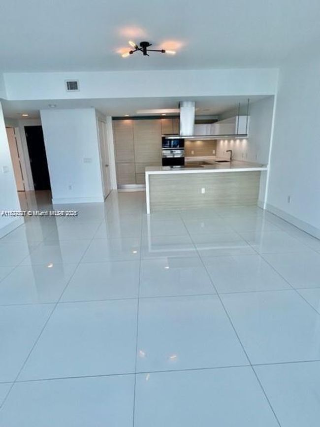 APT-2305 - 17301 Biscayne Blvd, Condo with 2 bedrooms, 3 bathrooms and null parking in Aventura FL | Image 7