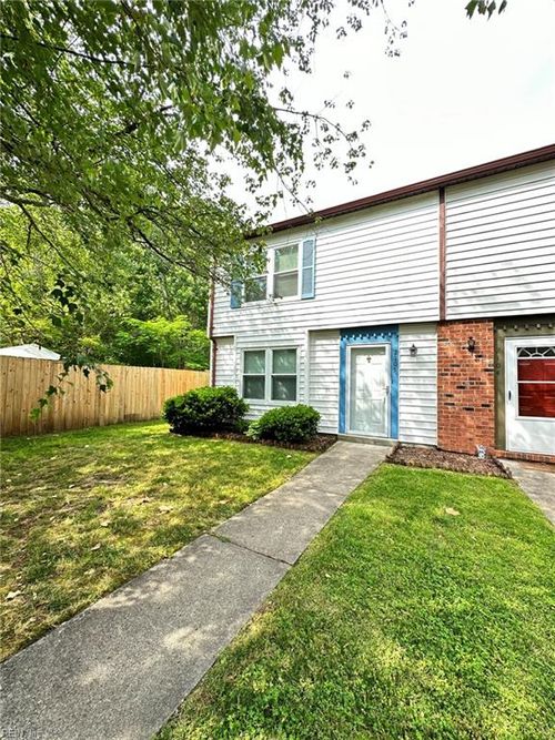 2105 London Company Way, Williamsburg, VA, 23185-7920 | Card Image