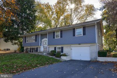 1821 Amity Drive, House other with 5 bedrooms, 3 bathrooms and null parking in LANCASTER PA | Image 2