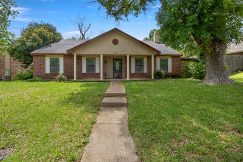 1032 Twin Falls Dr, Desoto, TX, 75115-5454 | Card Image