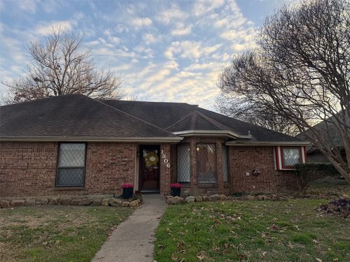 1306 Cardigan St, Garland, TX, 75040-3210 | Card Image