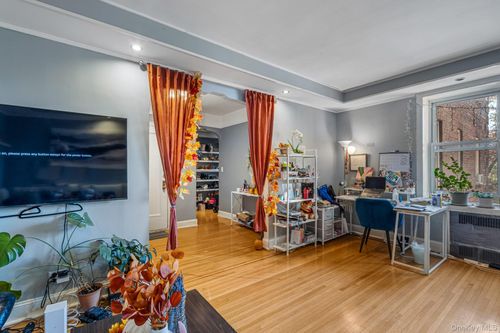 4a-45 Kew Gardens Rd, Kew Gardens, NY, 11415 | Card Image